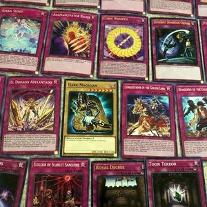 Dark Magician + 500 Yugioh Cards!
